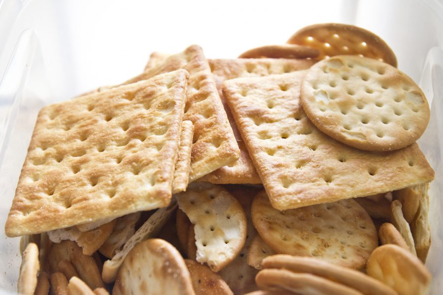 الوجبات الخفيفة والمقرمشات